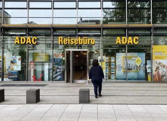 Schaufensterbeklebung Stuttgart-Mitte für den ADAC, Bild 2