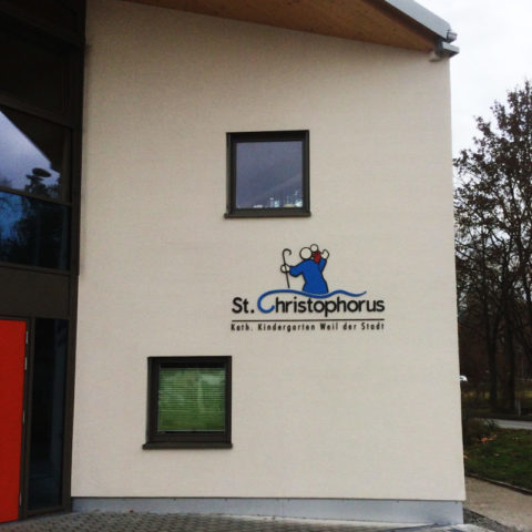 Außenwerbung mit 3D Logo und 3D Schriftzug für den Sankt Christopherus Kindergarten, Weil der Stadt