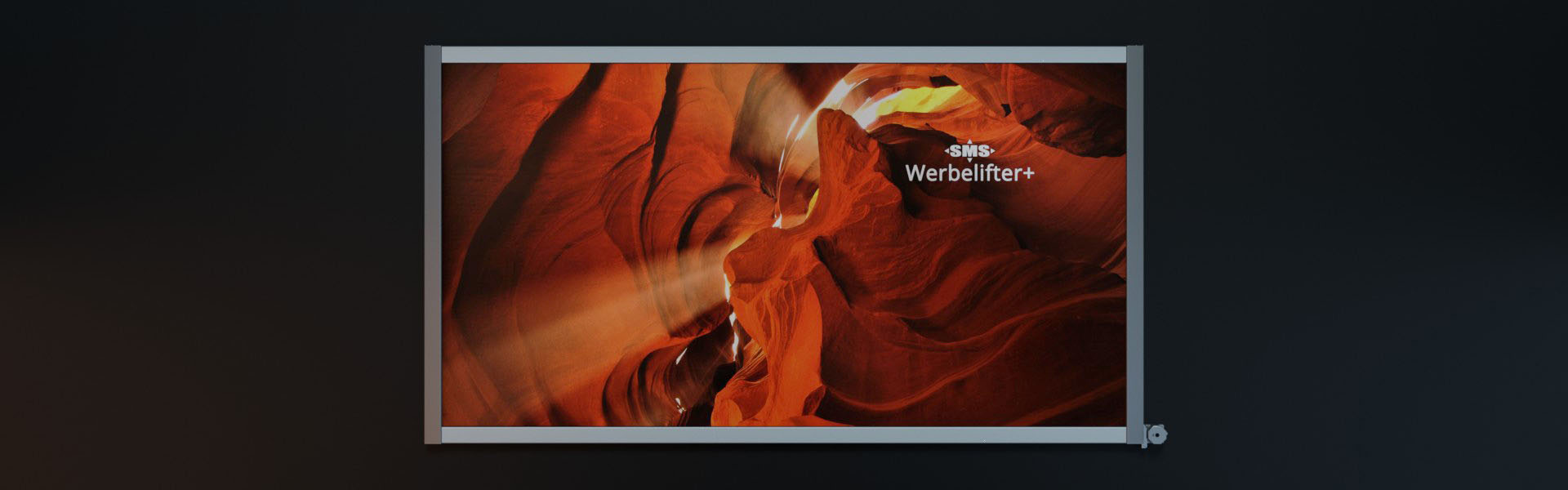 Werbesystem für Fassadenwerbung Werbelifter plus von SMS Werbetechnik