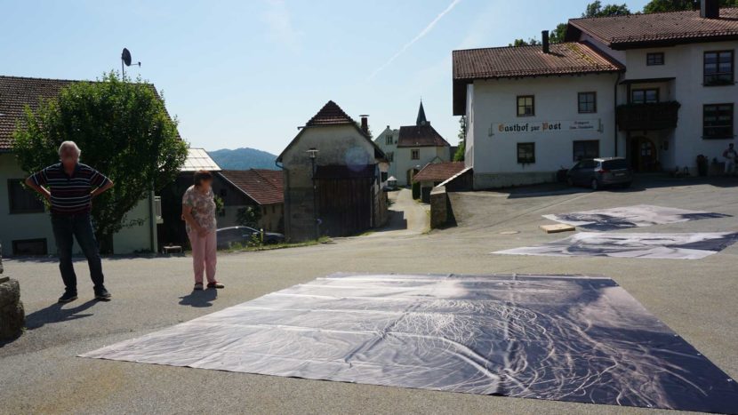 Installation "Spuren der Zeit" mit Fotografien des Künstlers Martin Waldbauer