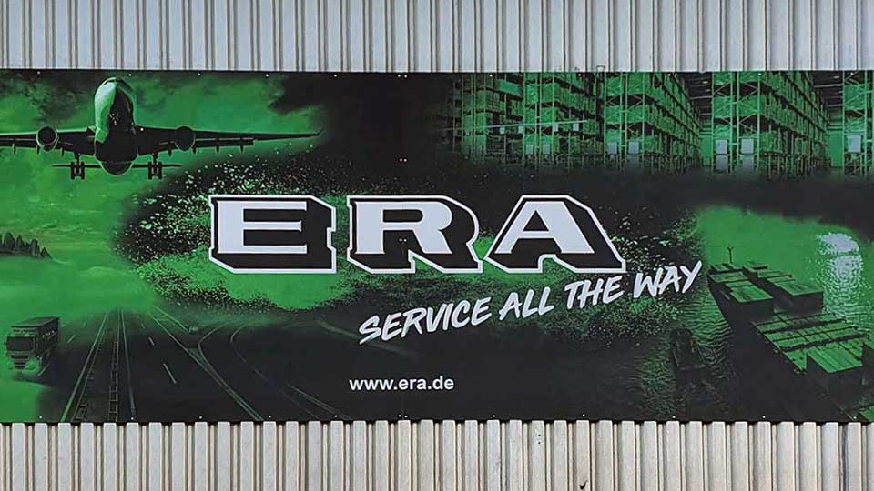 Großformatiges Werbeschild für das Speditionsunternerhmen ERA GmbH