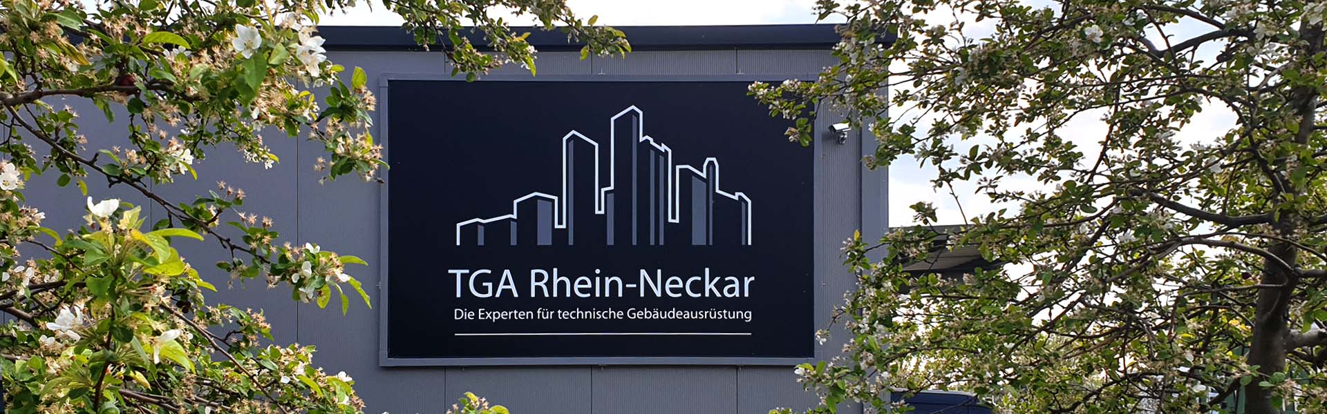 tga-rhein-neckar-fassadenwerbung-kederrahmen-1-1920x600