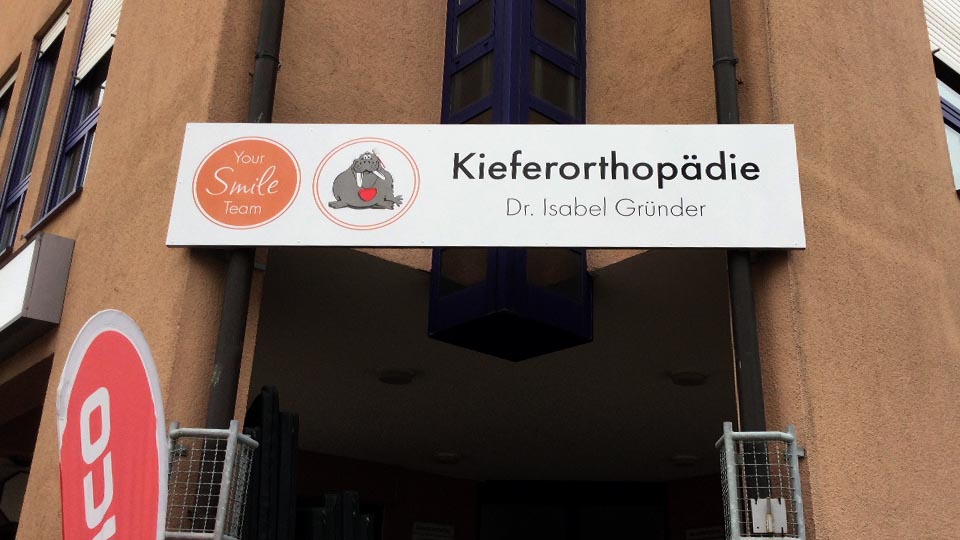 Firmenschild Filderstadt: Herstellung und Montage
