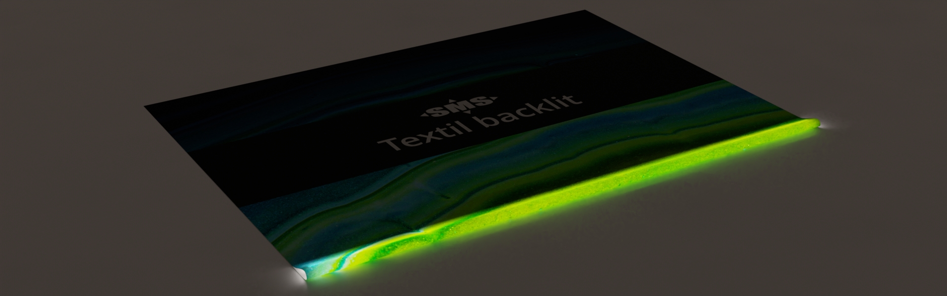 Hintleuchtete Aufnahme des Stoffbanners: Textil backlit
