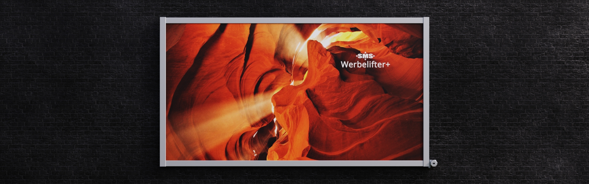 Werbelifter+: Befestigung und Bannerlift für Fassadenwerbung Werbelifter+: Befestigung und Bannerlift für Fassadenwerbung