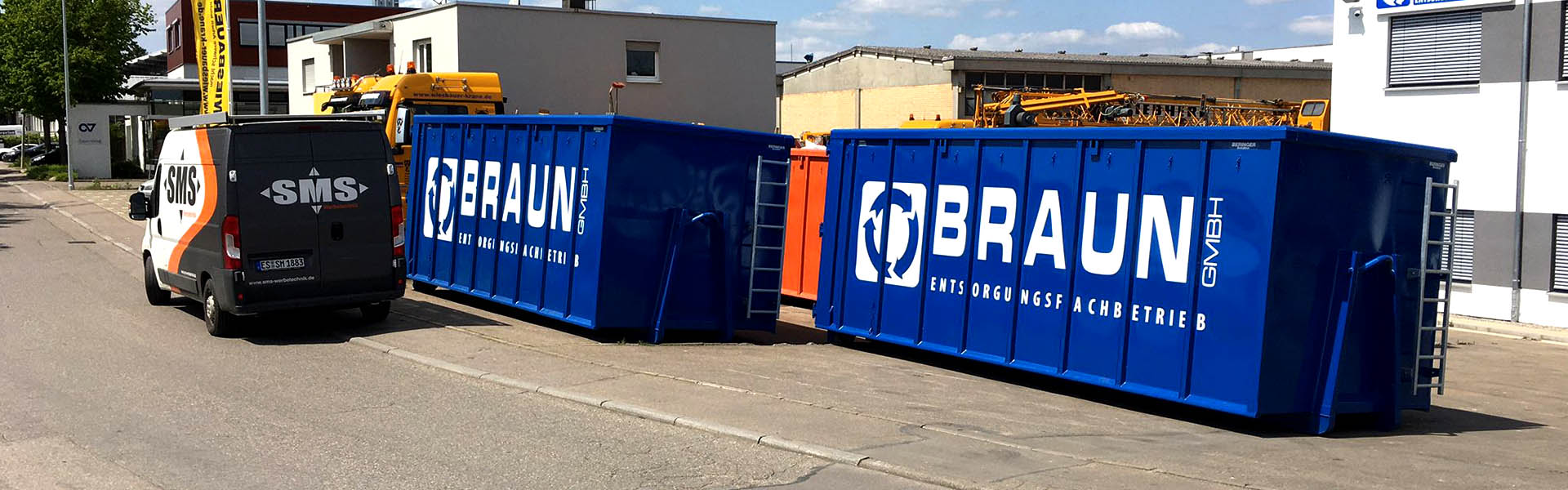 Ansicht beider Container mit der neuen Beschriftung.