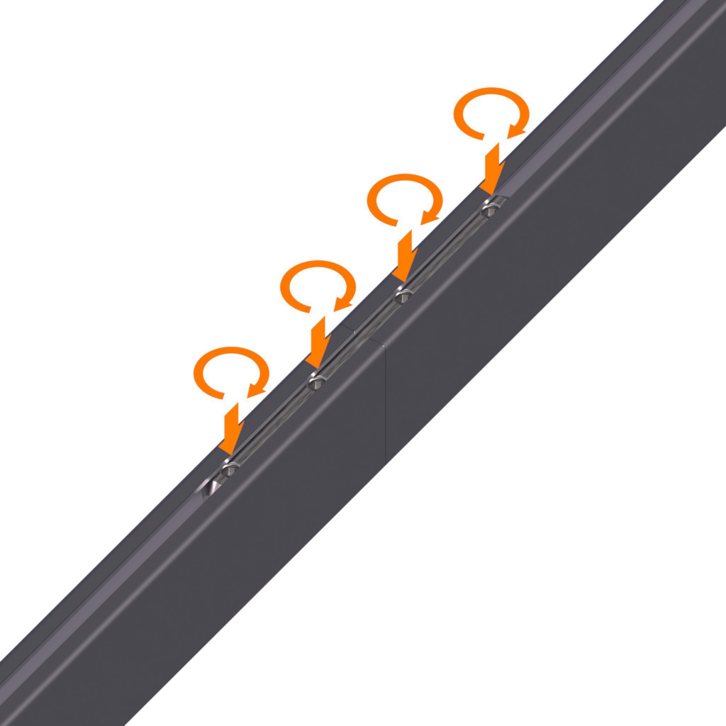 Profilverbinder durch anziehen der Schrauben fixieren.