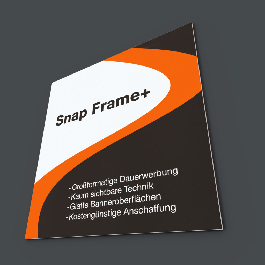 Ansicht von der vorderen rechten Seite eines an einer Wand befestigten Snap Frame+.