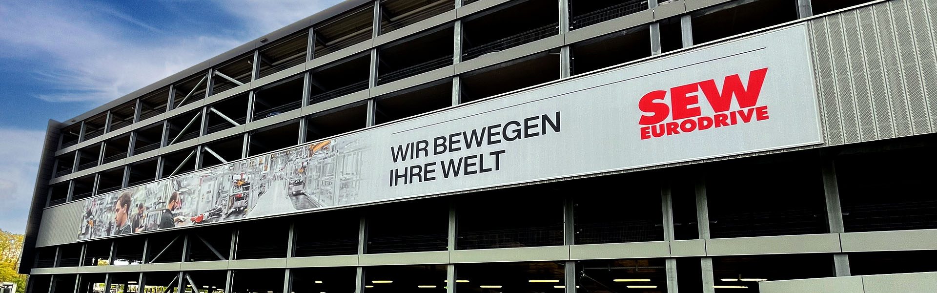 Unser bisher größter Kederrahmen+ für die Firma SEW Europe an einem Parkaus in Graben-Neudorf mit 47 m Breite und 3,70 m Höhe.