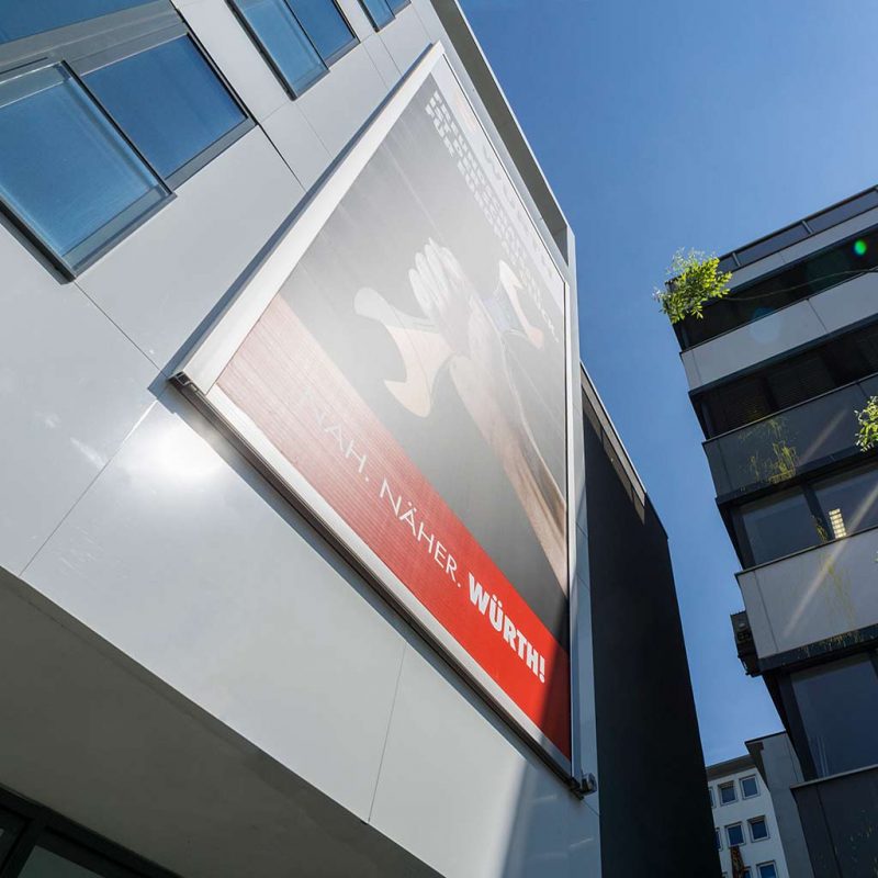 Wandbefestigung Aussenwerbung Lift System Wandbefestigung Aussenwerbung Lift System